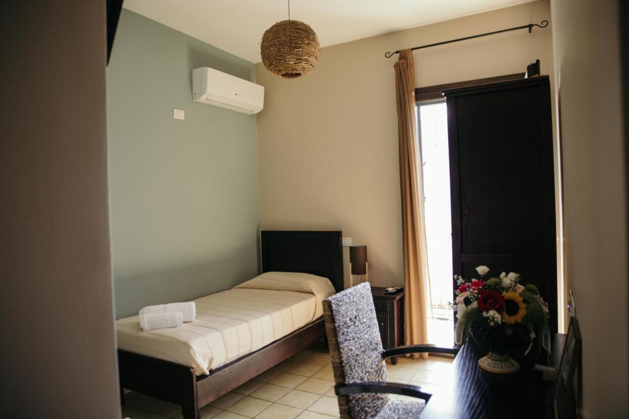 Le Antiche Colonne Bed and Breakfast Cinquefrondi Esterno foto